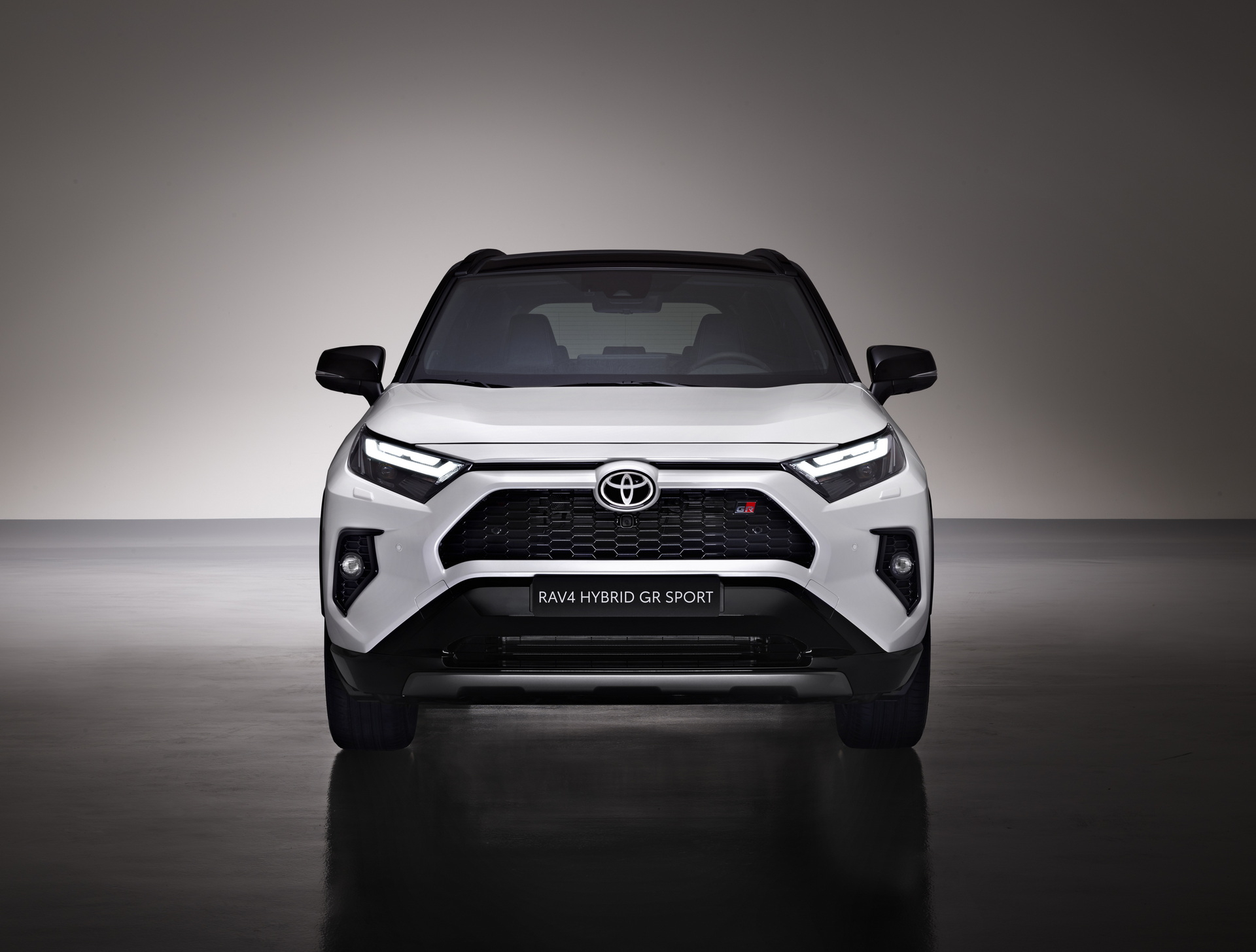 toyota rav4 gr sport 2023 ra mat voi dien mao moi dam chat the thao hinh 6