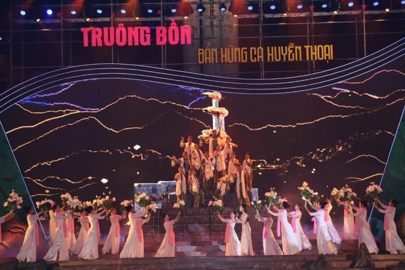 xuc dong tu hao chuong trinh nghe thuat truong bon  ban hung ca huyen thoai hinh 4