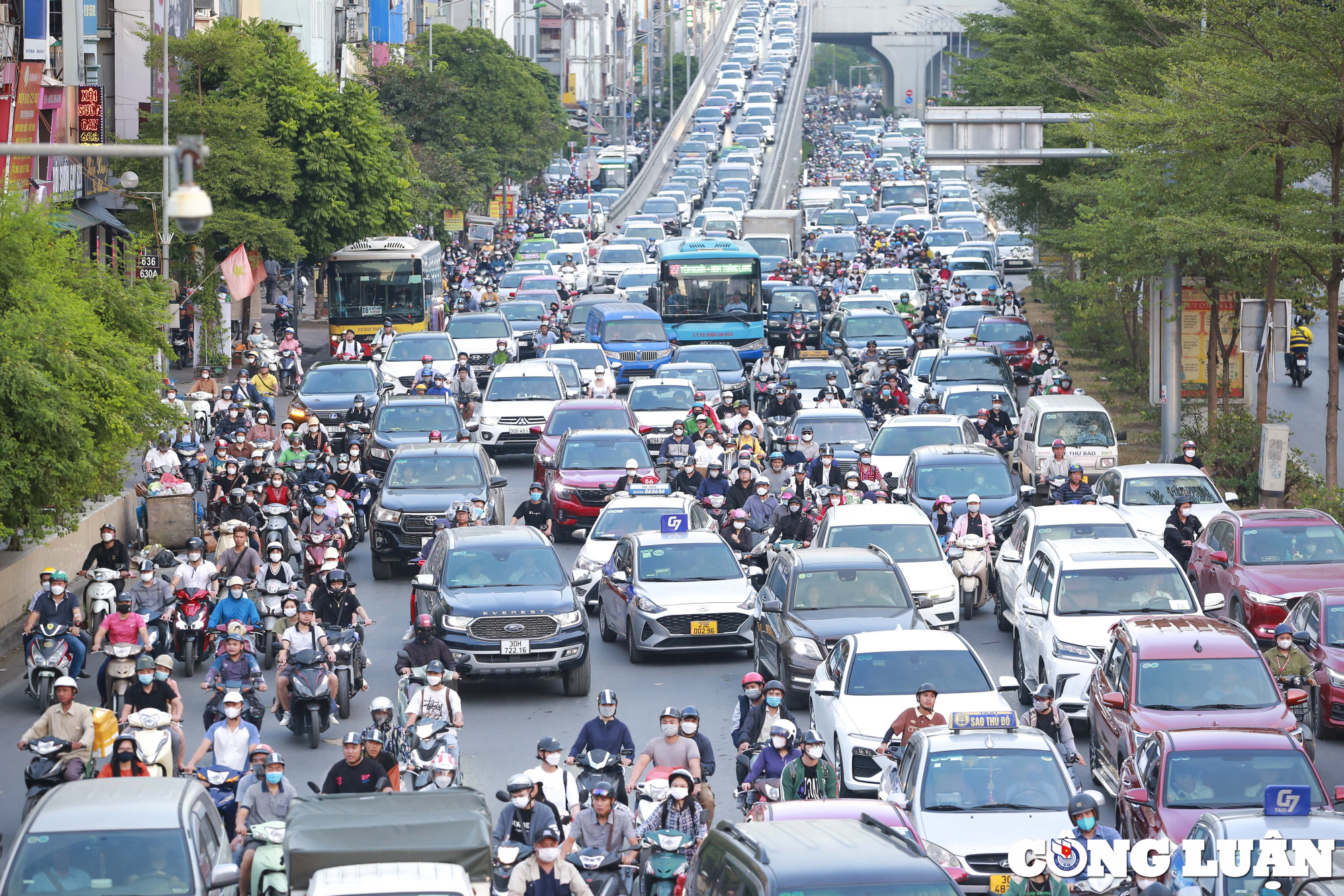 lap duong day nong kenh zalo phan anh bat cap ve ha tang giao thong tai ha noi hinh 1