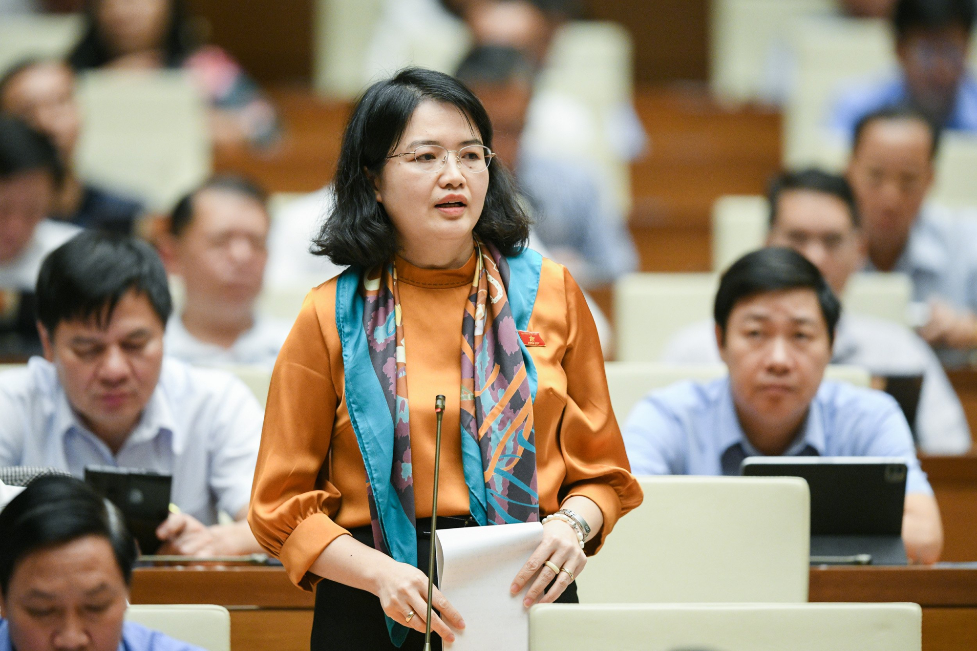 cac thanh vien chinh phu da tra loi truc tiep vao van de duoc chat van khong ne tranh hinh 4