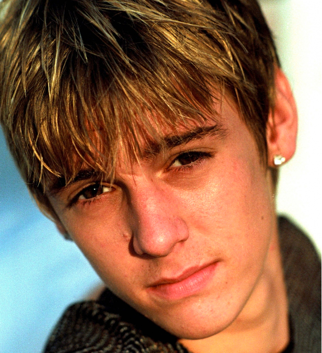 ca si aaron carter qua doi o tuoi 34 hinh 3