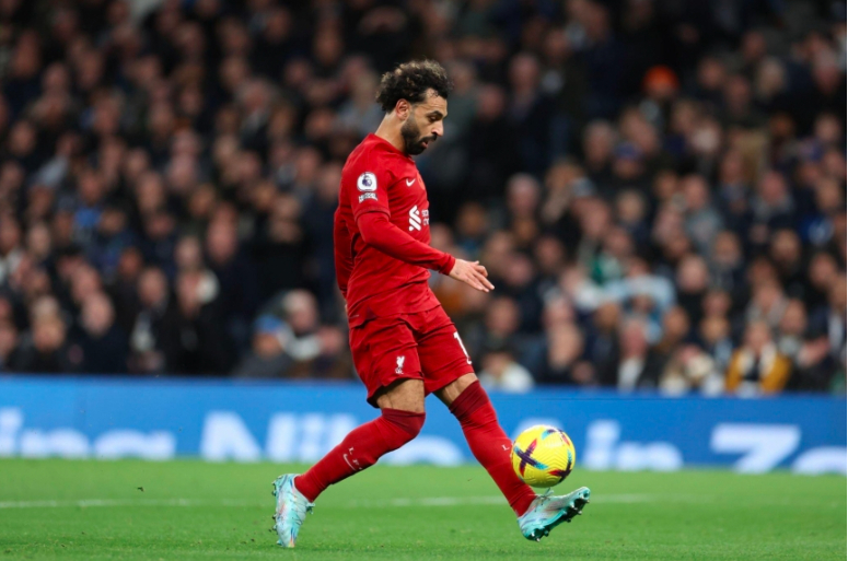 salah khien tottenham om han tren san nha tai vong 15 ngoai hang anh hinh 3