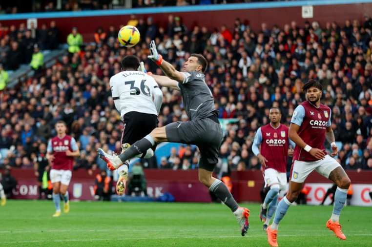 aston villa gieo sau man united thua tham bai tai villa park hinh 6