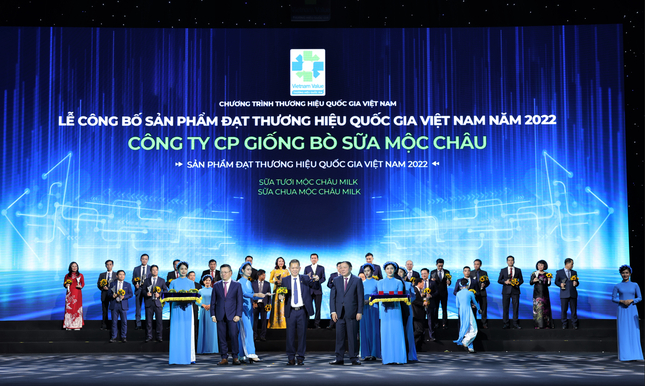 vinamilk thuong hieu tri gia 28 ty do tiep tuc duoc vinh danh thuong hieu quoc gia 2022 2024 hinh 2