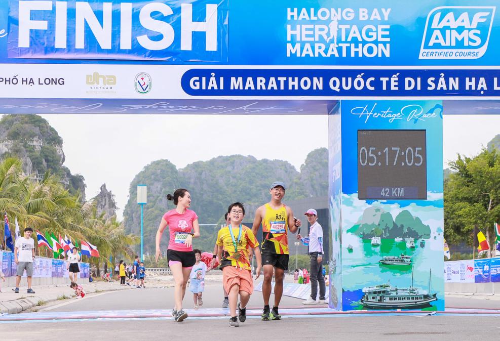 quang ninh giai marathon quoc te di san vinh ha long 2022 chinh thuc tro lai hinh 1