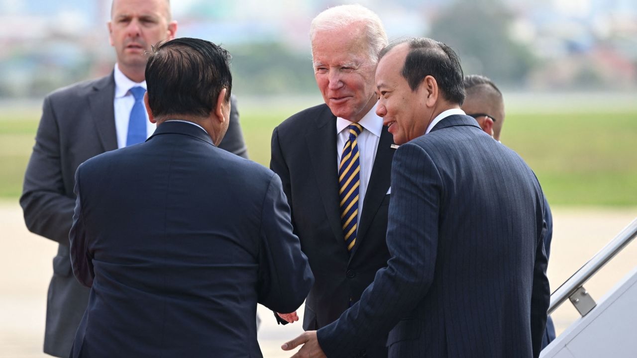 tong thong biden den campuchia chuan bi tham du cac hoi nghi o dong nam a hinh 1