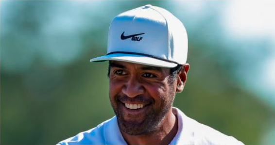 tay golf tony finau tien sat ngoi vo dich giai houston open 2022 hinh 3