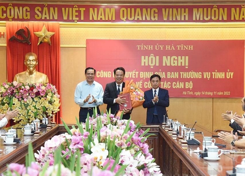 ha tinh dieu dong bo nhiem nhieu vi tri can bo chu chot hinh 1