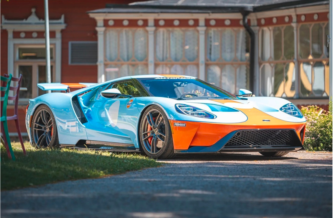 ford gt voi mau son doc duoc ban dau gia du kien gan 1 trieu usd hinh 3