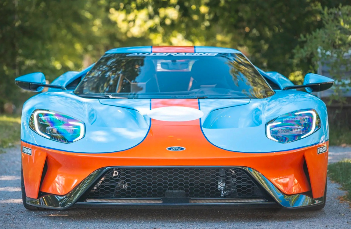 ford gt voi mau son doc duoc ban dau gia du kien gan 1 trieu usd hinh 6