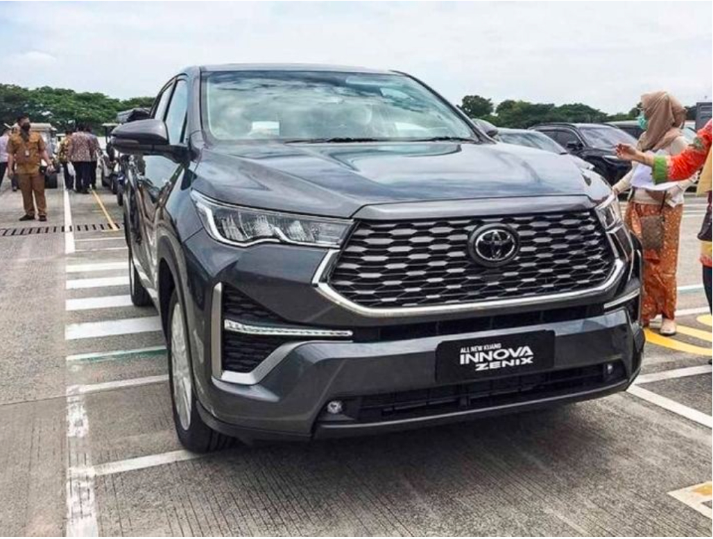 toyota innova 2023 ra mat co phien ban hybrid hinh 3