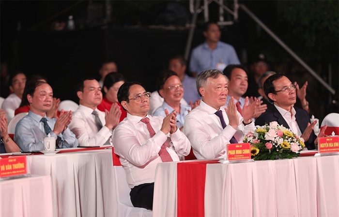 chuong trinh nghe thuat dac biet dau an vo van kiet hinh 1