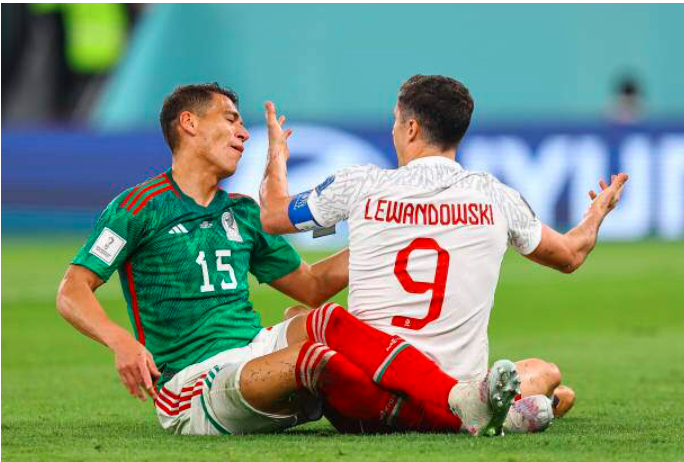 lewandowski sut hong phat den ba lan danh roi diem dang tiec hinh 3