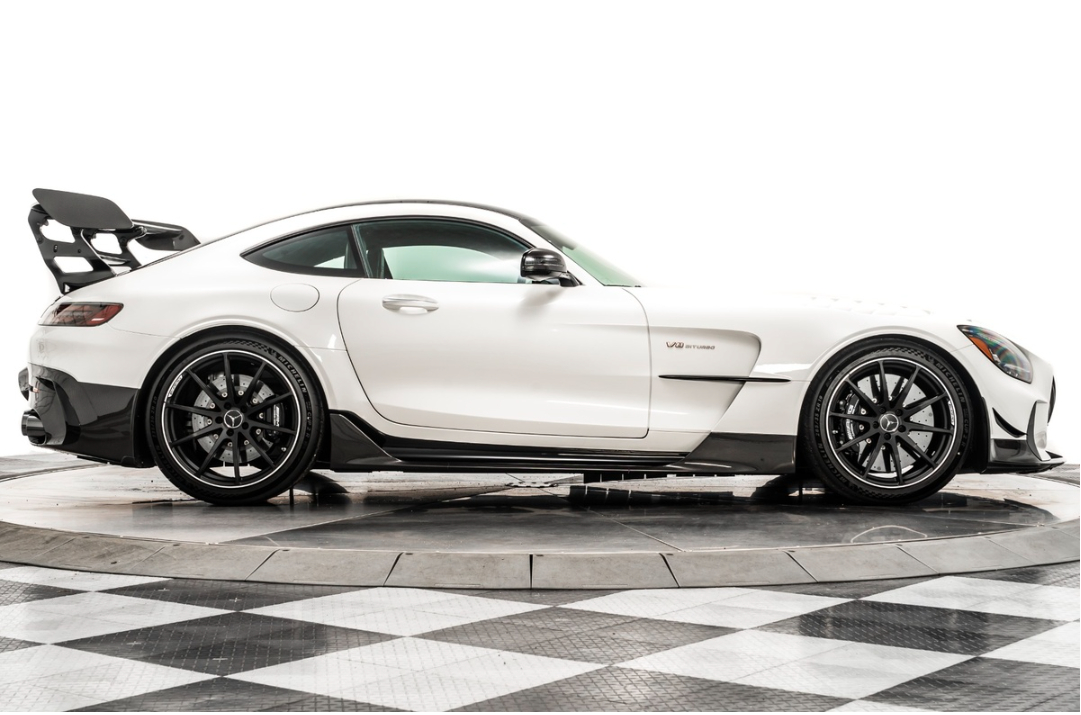 mercedes amg gt black series co gia gap doi muc khoi diem hinh 3