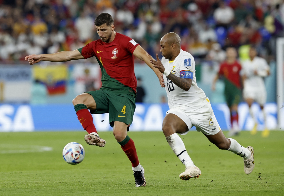 ronaldo di vao lich su trong ngay bo dao nha nhoc nhan danh bai ghana hinh 1