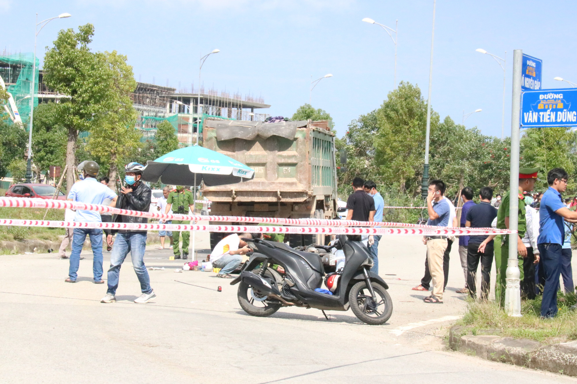 thua thien hue va cham voi xe ben ba bau va 2 tre nho tu vong thuong tam hinh 1