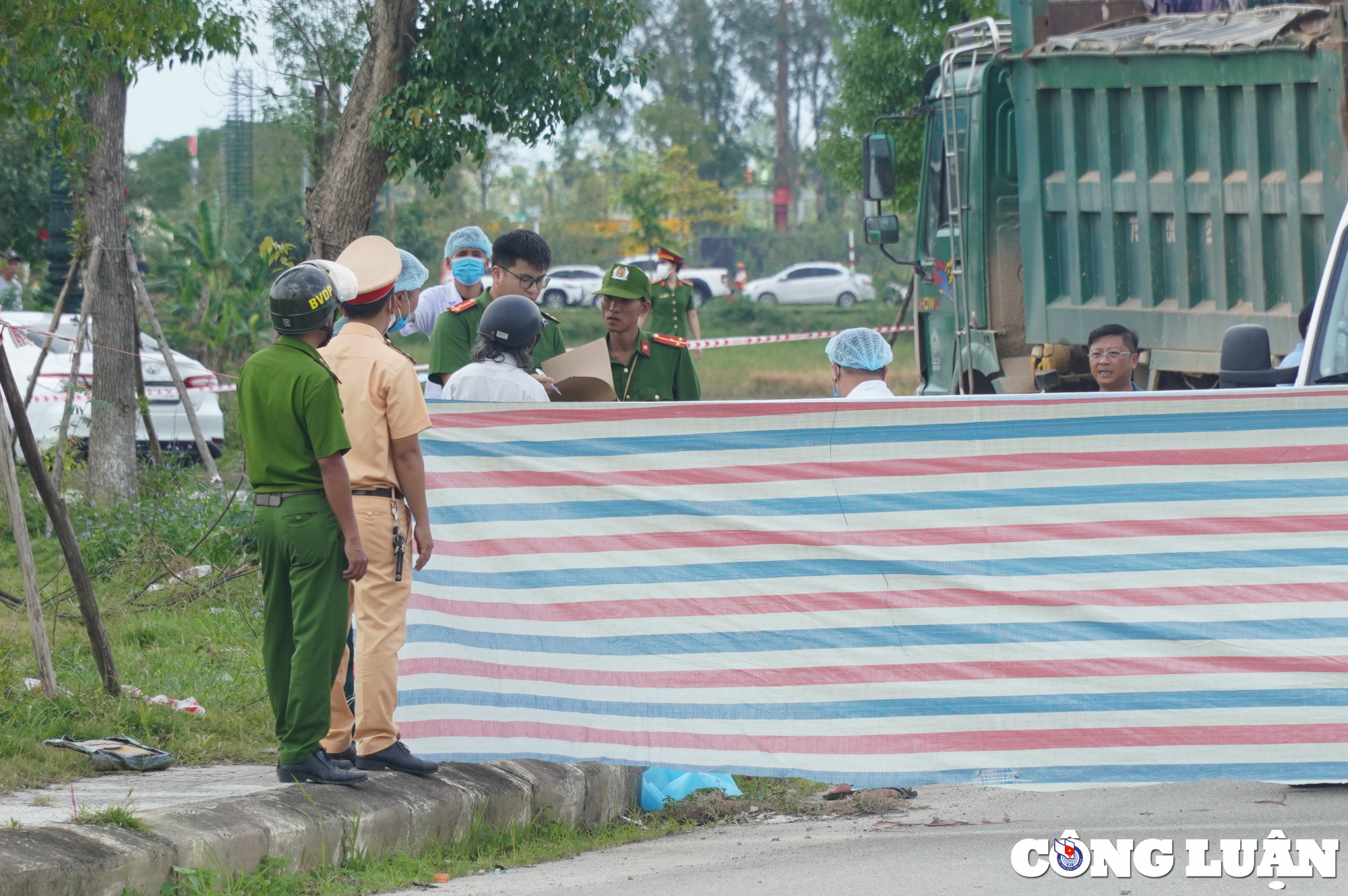 thua thien hue va cham voi xe ben ba bau va 2 tre nho tu vong thuong tam hinh 6