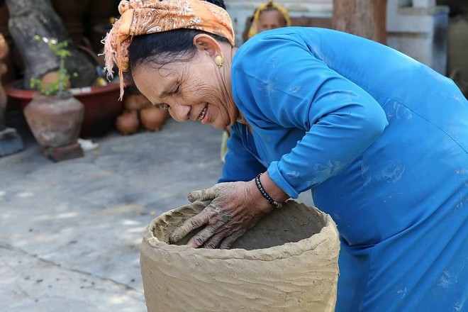 unesco vinh danh nghe thuat lam gom cua nguoi cham hinh 2