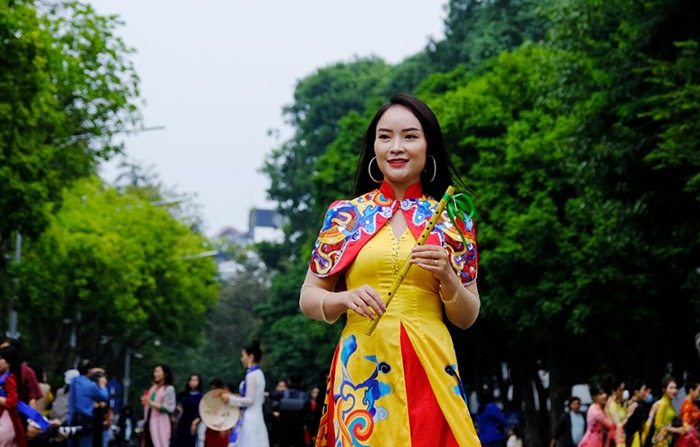 an tuong man dong dien ao dai cua 1000 phu nu thu do hinh 7