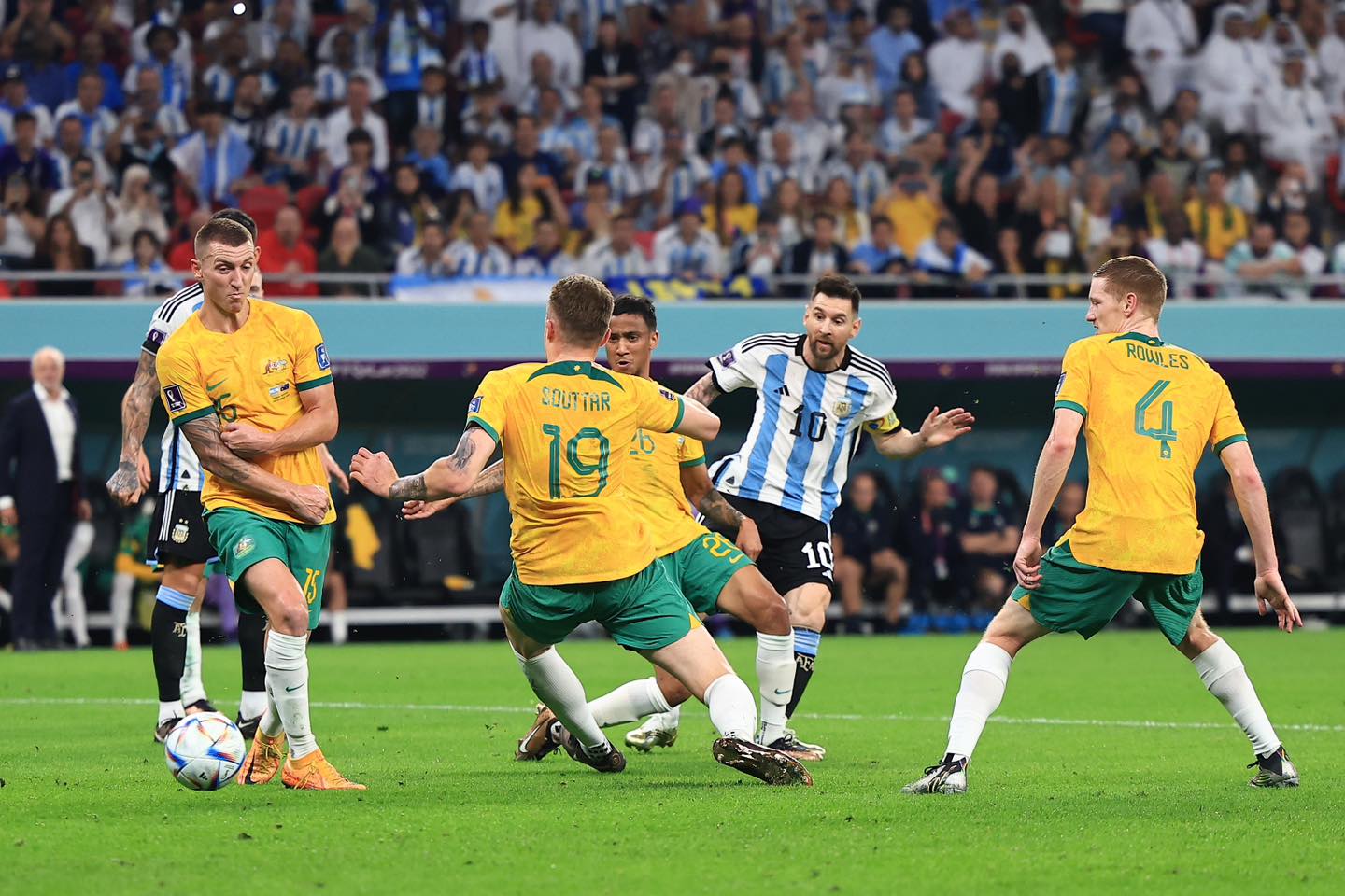 vuot qua australia argentina doi dau ha lan o tu ket world cup 2022 hinh 1