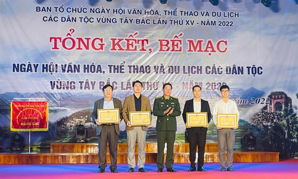 yen bai dang cai ngay hoi vhttdl cac dan toc vung tay bac lan thu xvi hinh 3