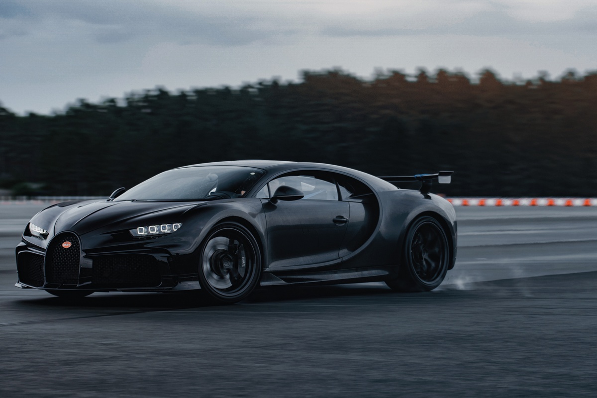 can canh chiec bugatti chiron pur sport thu 30 hinh 6