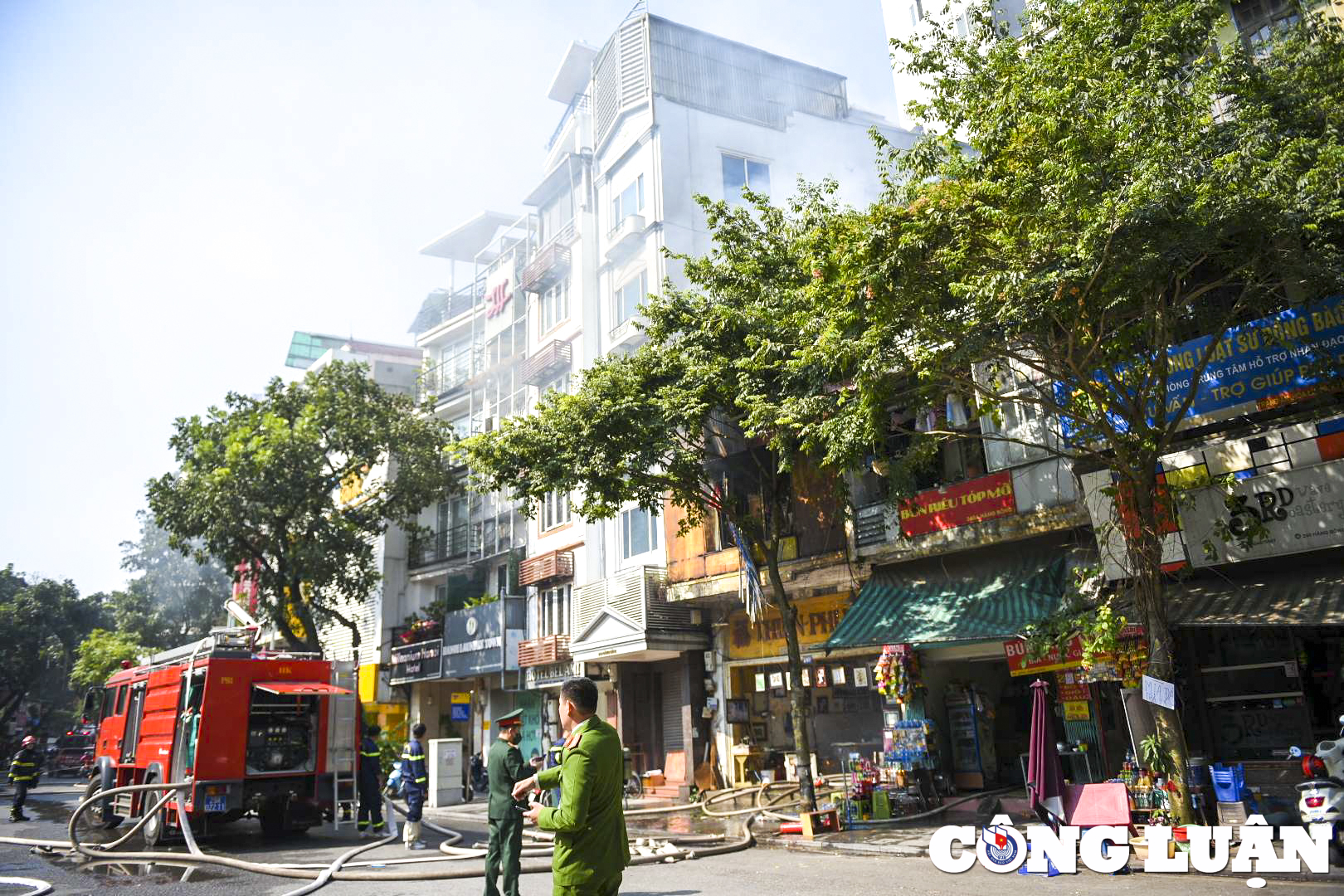 chay lon tren pho co ha noi hinh 1