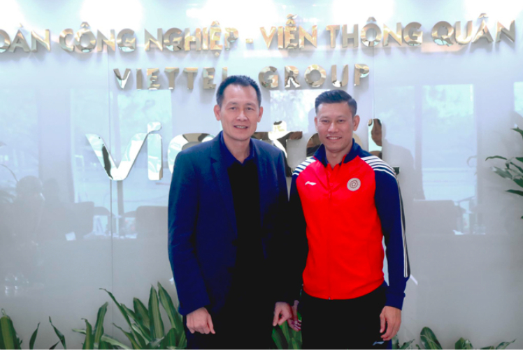 hlv thach bao khanh ngoi ghe nong viettel fc o mua giai moi hinh 2