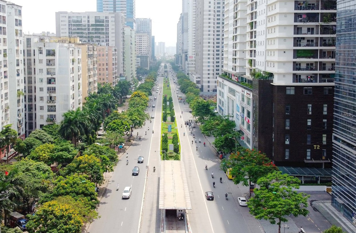 ha noi xay dung cau vuot cho nguoi di bo qua duong le van luong hinh 1