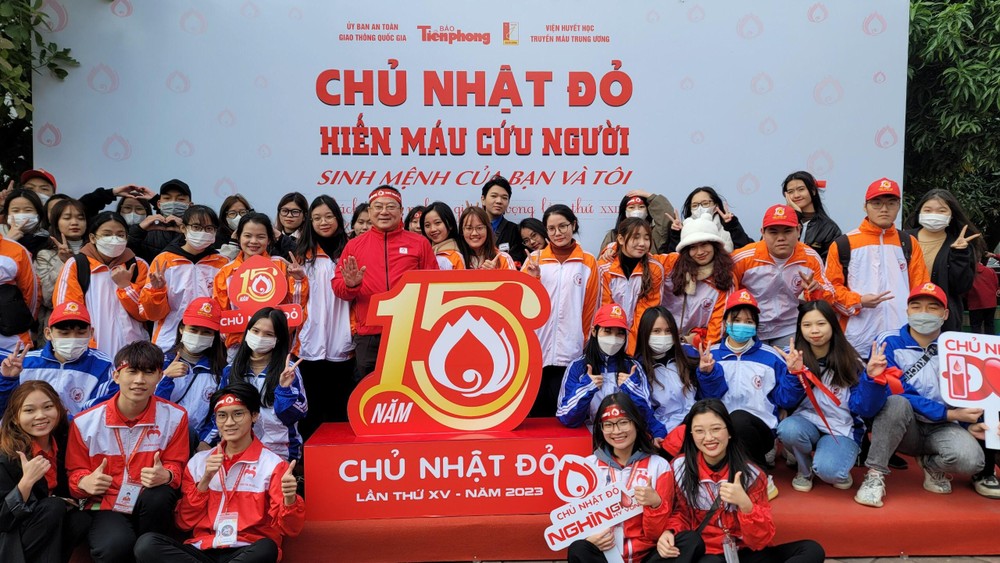 bao tien phong tu hao 15 nam dong hanh cung cac don vi to chuc chu nhat do hinh 1