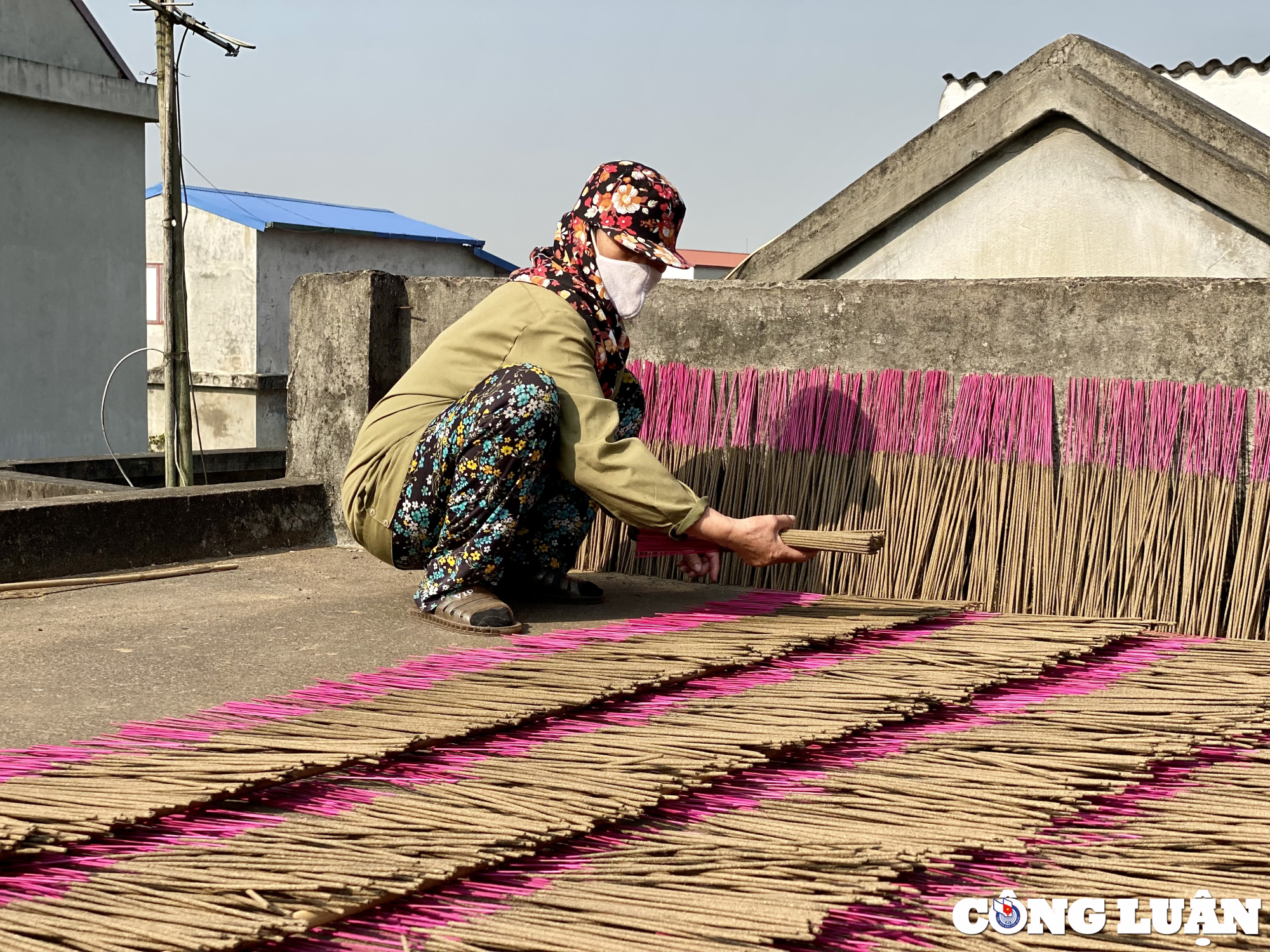 doi vo chong gia nang long giu nghe lam huong truyen thong hinh 3