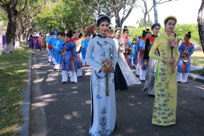 xay dung hue tro thanh kinh do ao dai viet nam hinh 3