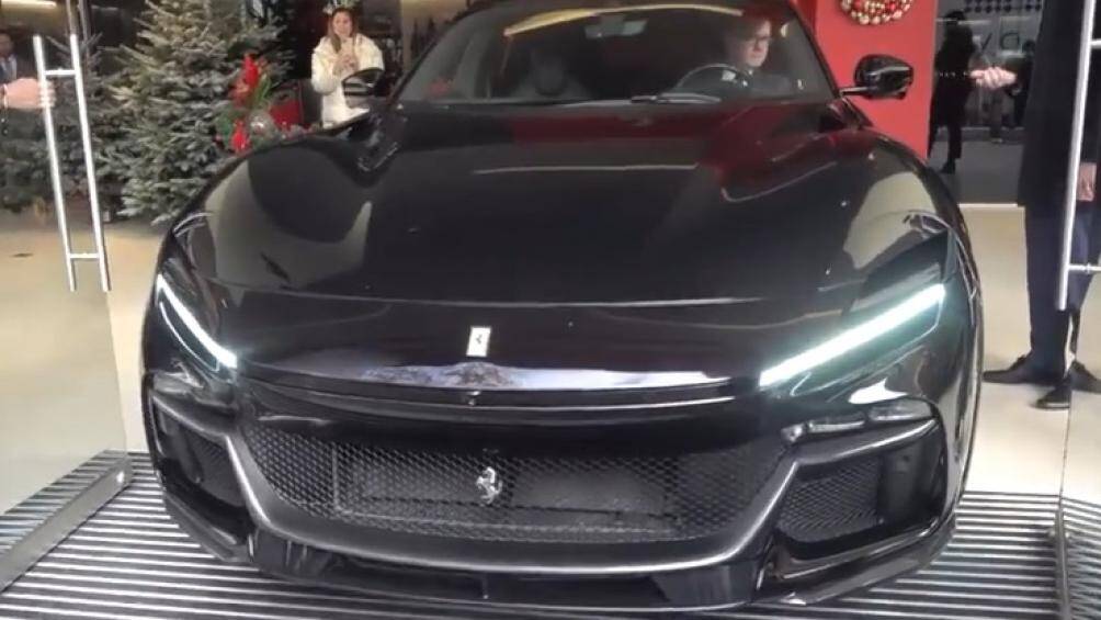 mau suv manh nhat the gioi ferrari purosangue lan dau ra pho hinh 8