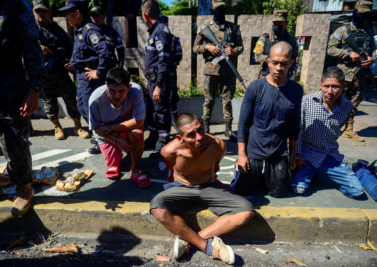 el salvador tien hanh chien dich quan su chong ma tuy vao dem giang sinh hinh 1