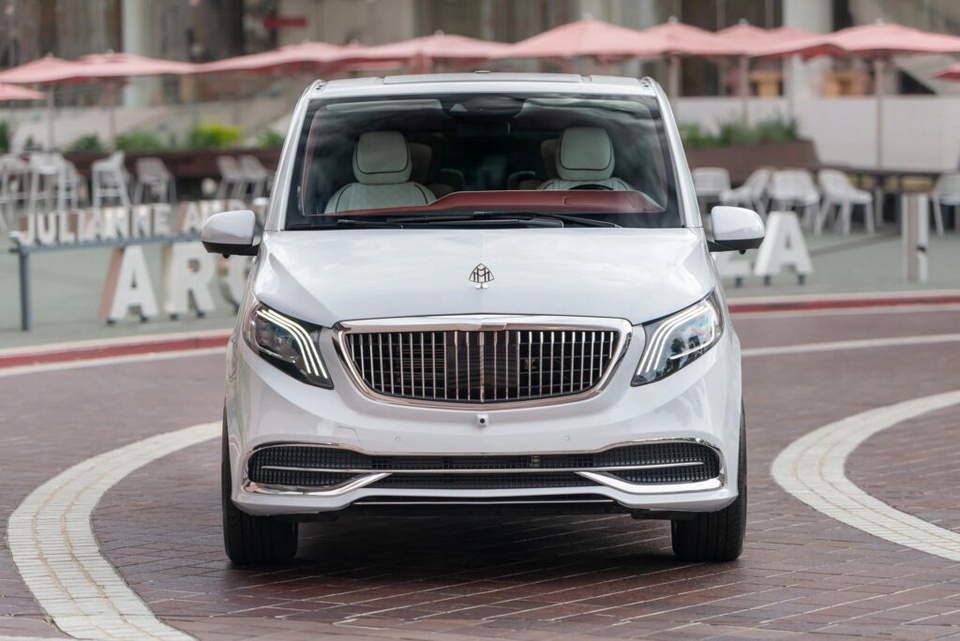 xe van mercedes voi ban do maybach co gia 181000 usd hinh 8