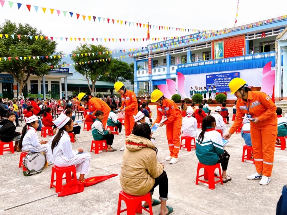 pc lai chau tuyen truyen su dung dien an toan tiet kiem va hieu qua cho tren 12 nghin hoc sinh hinh 2