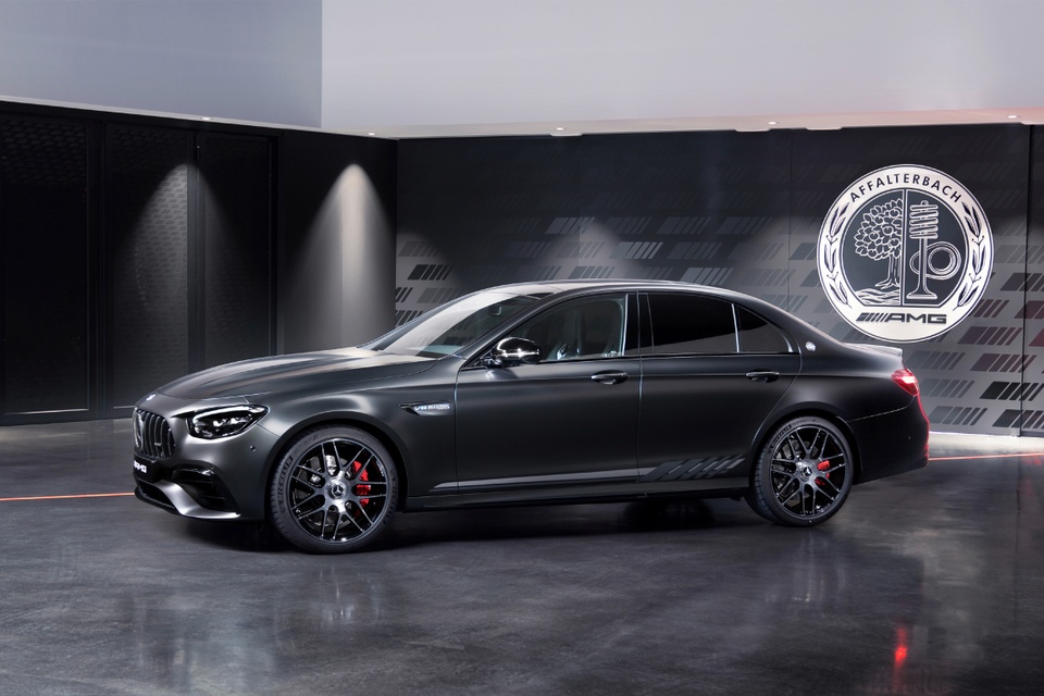 mercedes amg e 63 s 4matic final edition ra mat tai nhat ban gia ban hon 180000 usd hinh 4