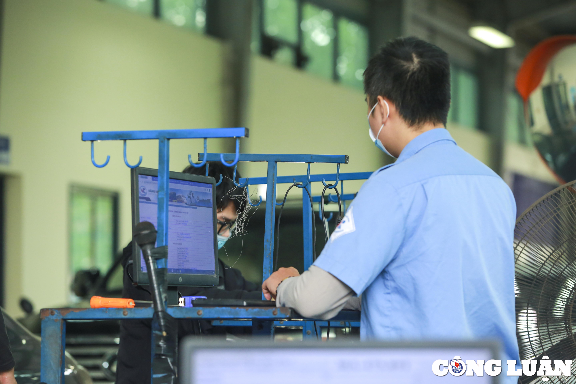 Cục Đăng kiểm Việt Nam hiện đang xây dựng các phương án tra cứu phương tiện được tự động giãn chu kỳ kiểm định. Ảnh minh họa