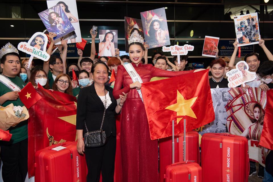 hoa hau ngoc chau len duong sang my tham du miss universe 2022 hinh 3