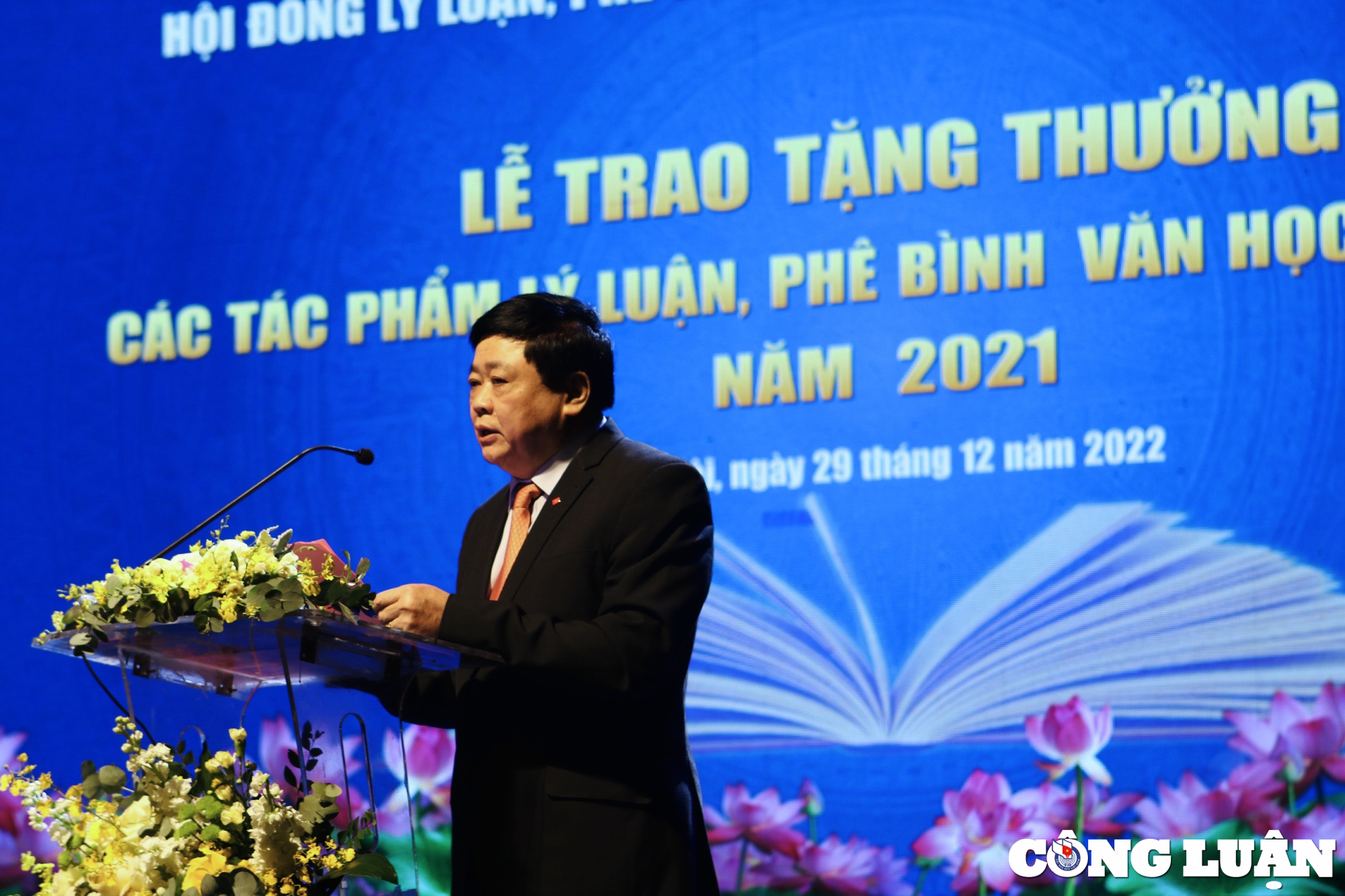 20 tac pham ly luan phe binh van hoc nghe thuat duoc trao tang thuong hinh 1