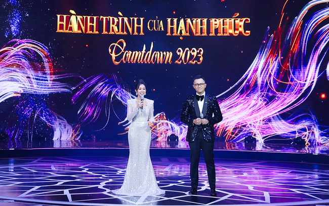 truyen hinh truc tiep chuong trinh dac biet nam moi 2023 hanh trinh cua hanh phuc hinh 1