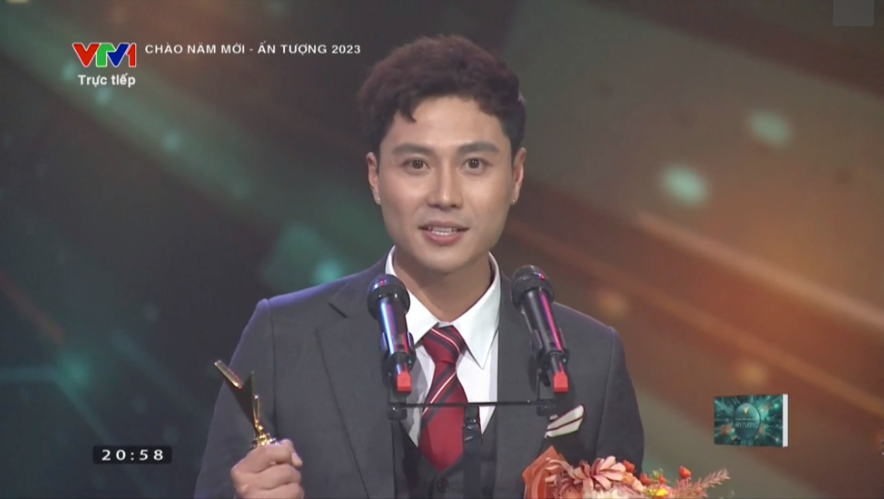 thanh son gianh giai thuong nam dien vien an tuong tai vtv awards 2022 hinh 1