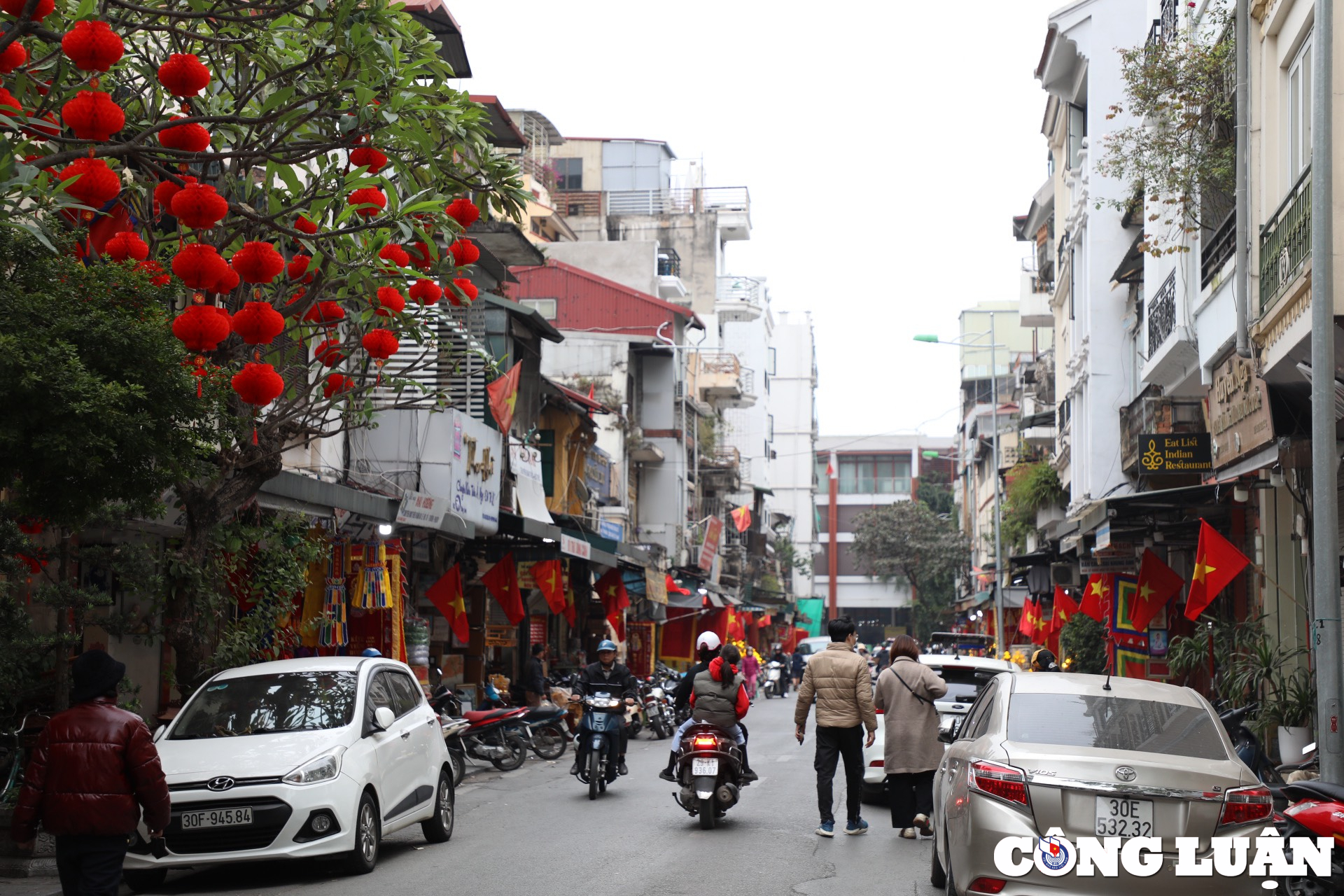 duong pho ha noi trang hoang trong nhung ngay dau nam moi 2023 hinh 7