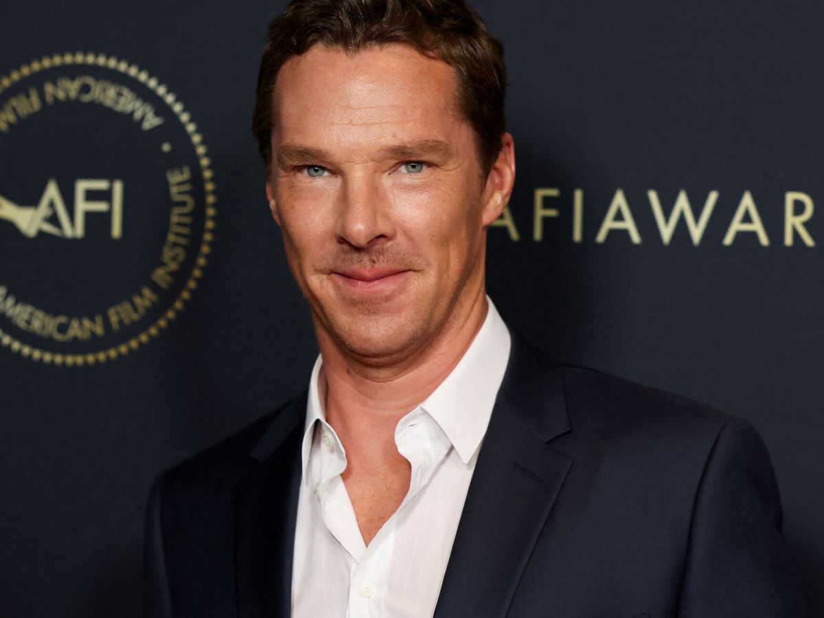 phu thuy benedict cumberbatch gap rac roi vi qua khu cua to tien hinh 2