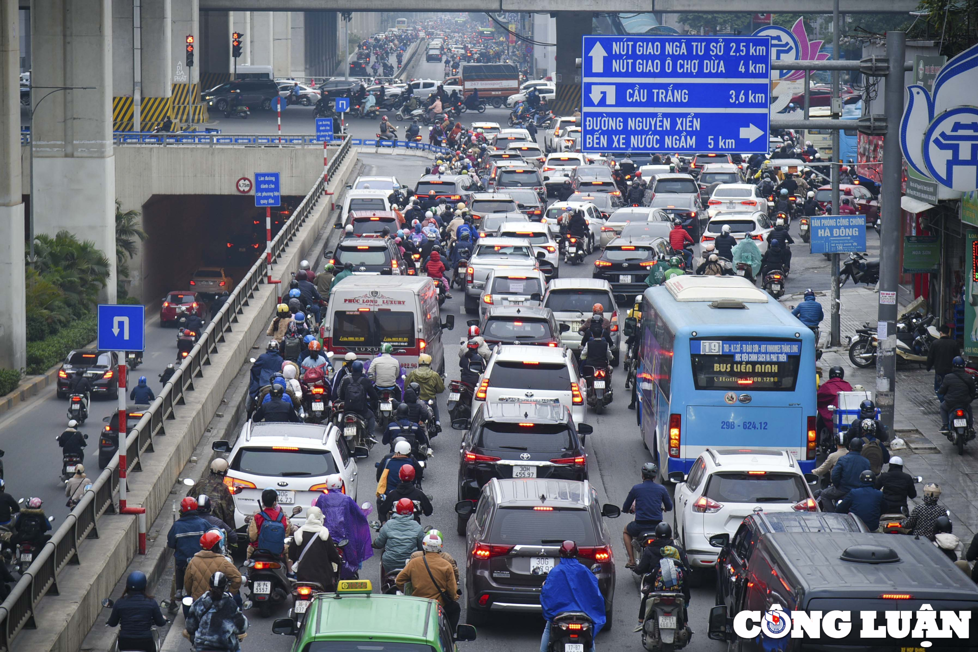 ha noi nhieu tuyen duong un tac ngay sau ky nghi tet duong lich hinh 9