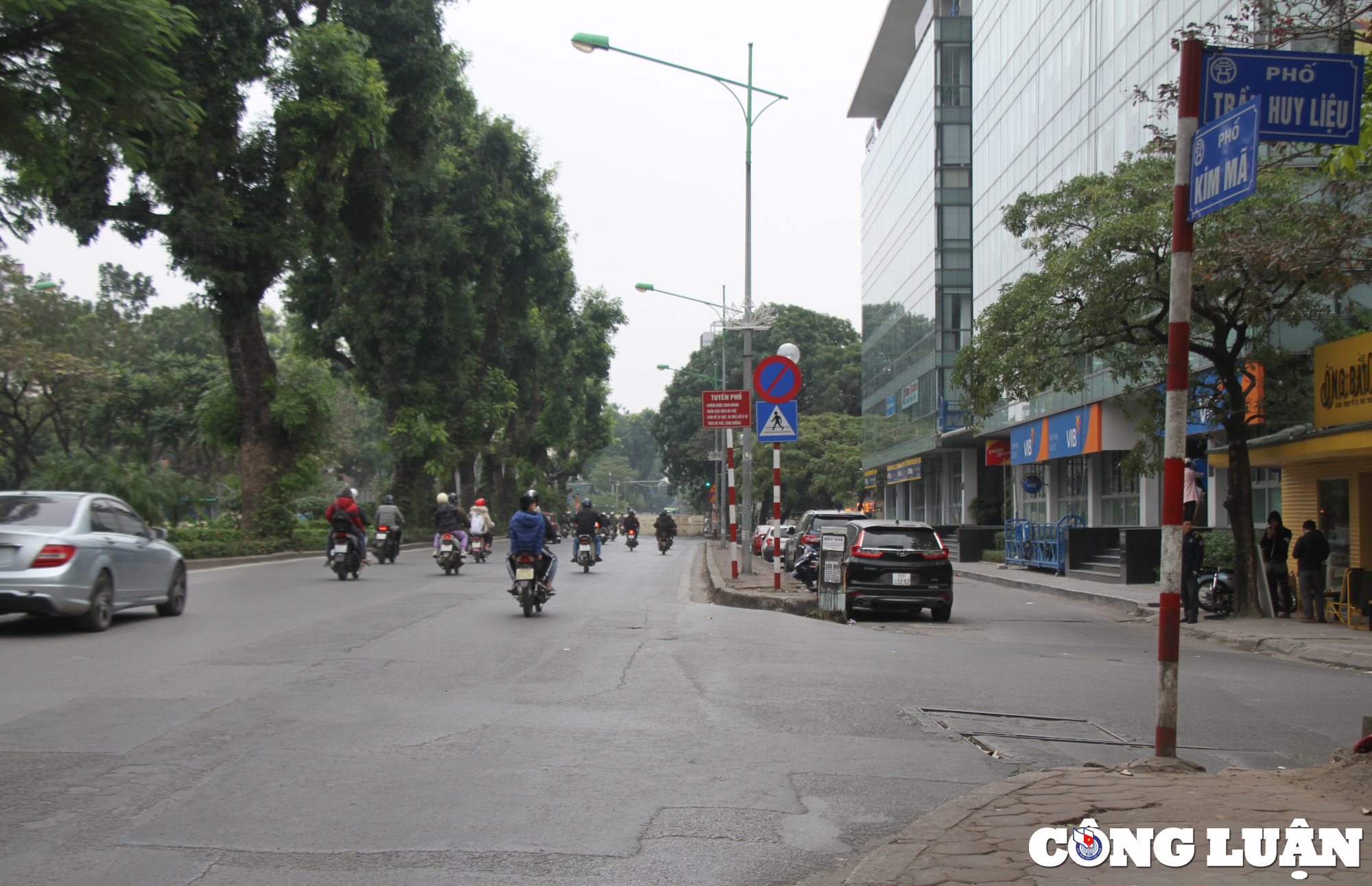 ha noi duong pho loi lom rach nat nhung ngay dau nam hinh 3