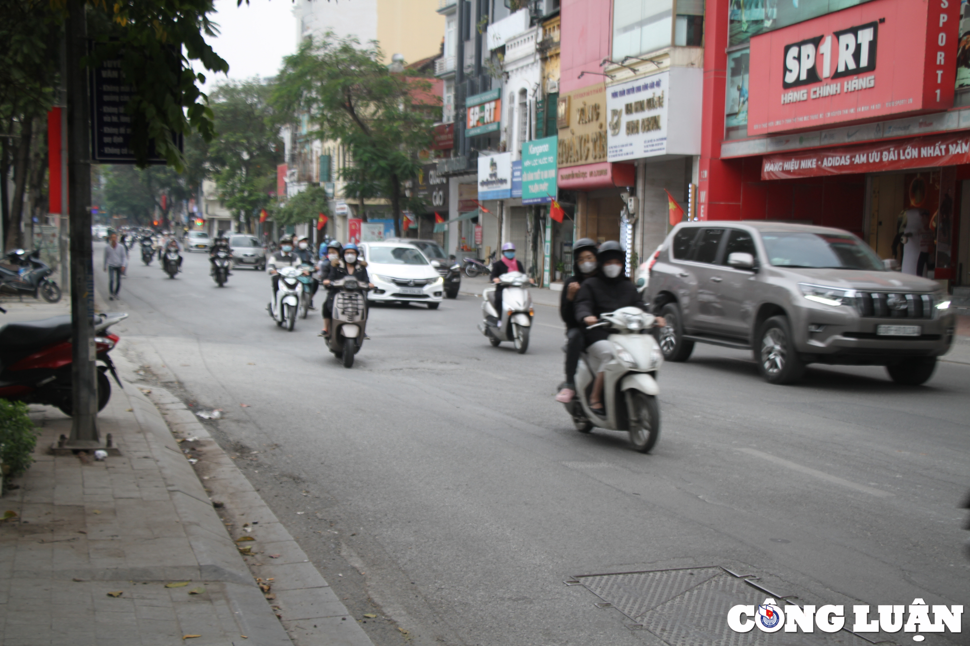 ha noi duong pho loi lom rach nat nhung ngay dau nam hinh 5