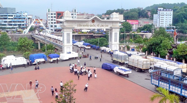 trung quoc de nghi cung khoi phuc hoat dong cua khau quoc te lao cai hinh 1