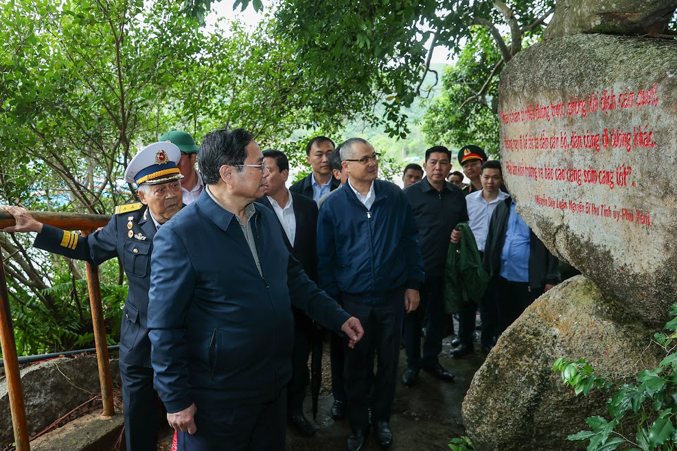 thu tuong pham minh chinh tuong niem cac anh hung liet si tai ben tau khong so vung ro hinh 3