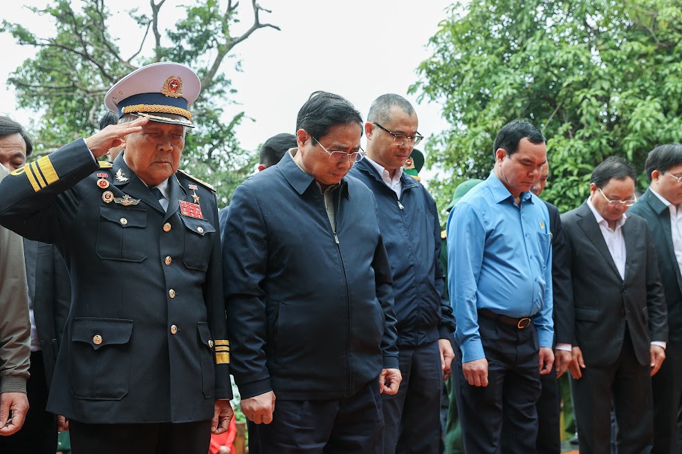 thu tuong pham minh chinh tuong niem cac anh hung liet si tai ben tau khong so vung ro hinh 1